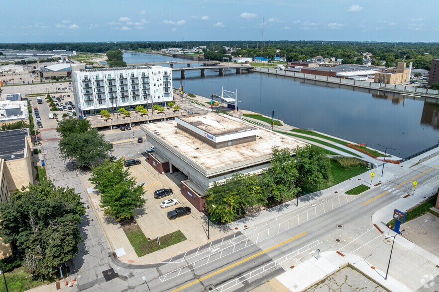 More Photos Of 425 Cedar St, Waterloo Office For Sale