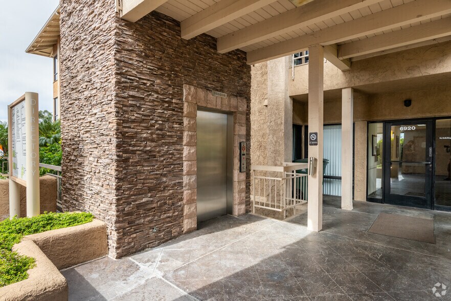 More Photos Of 6904-6920 Miramar Rd, San Diego Unknown For Lease