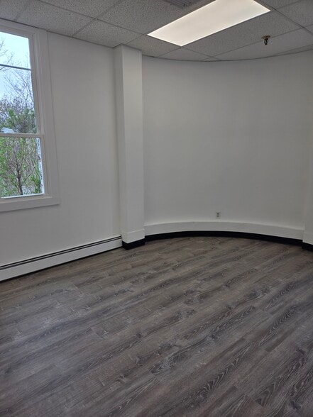 More Photos Of 200 Engineers Rd, Hauppauge Manufacturing For Lease