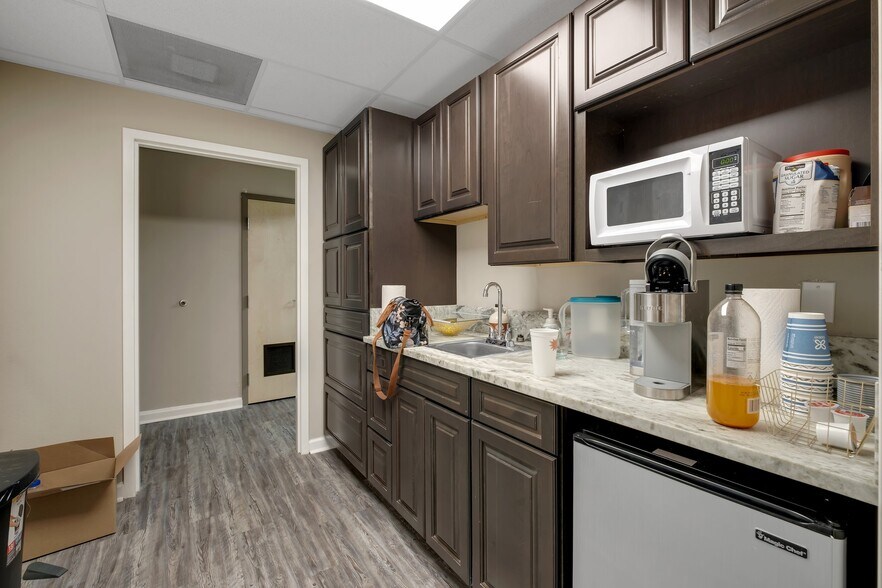 More Photos Of 1754-1762 Thomasville Rd, Tallahassee Office For Lease