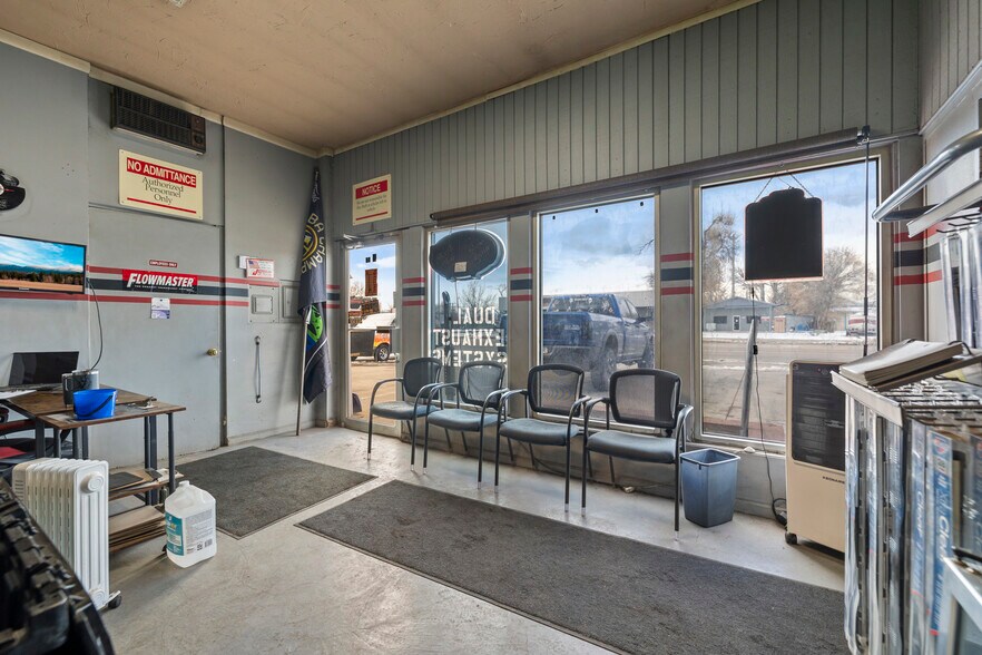 More Photos Of 4 S Main St, Longmont Auto Repair For Sale