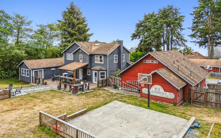 More Photos Of 3415 Patricks Point Dr, Trinidad Lodge Meeting Hall For Sale