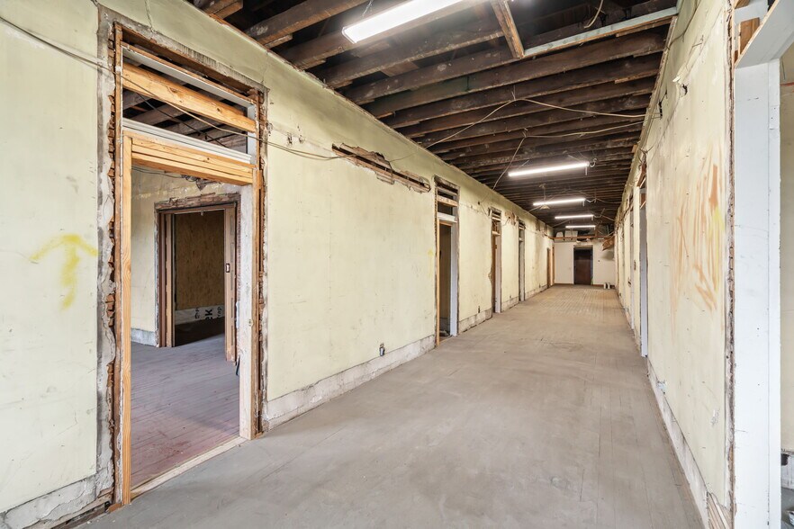 More Photos Of 824 Tennessee Ave, Etowah Storefront Retail Office For Sale