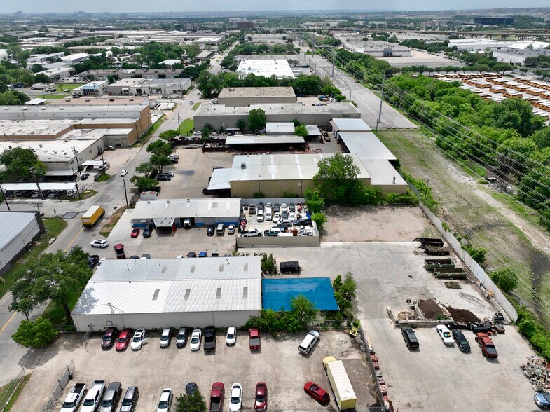 More Photos Of 10711 Shady Trl, Dallas Warehouse For Sale
