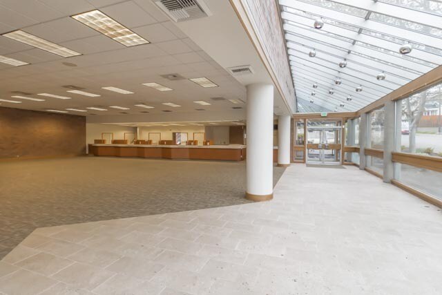 More Photos Of 2602 6th St, Bremerton Storefront Retail Office For Lease