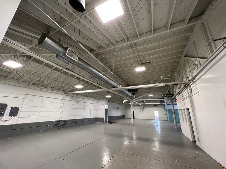 More Photos Of 501-515 23rd Ave, Oakland Service For Lease