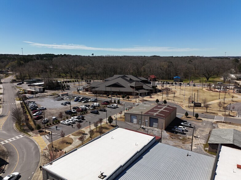 More Photos Of 109 Main Street, Columbiana Office For Lease