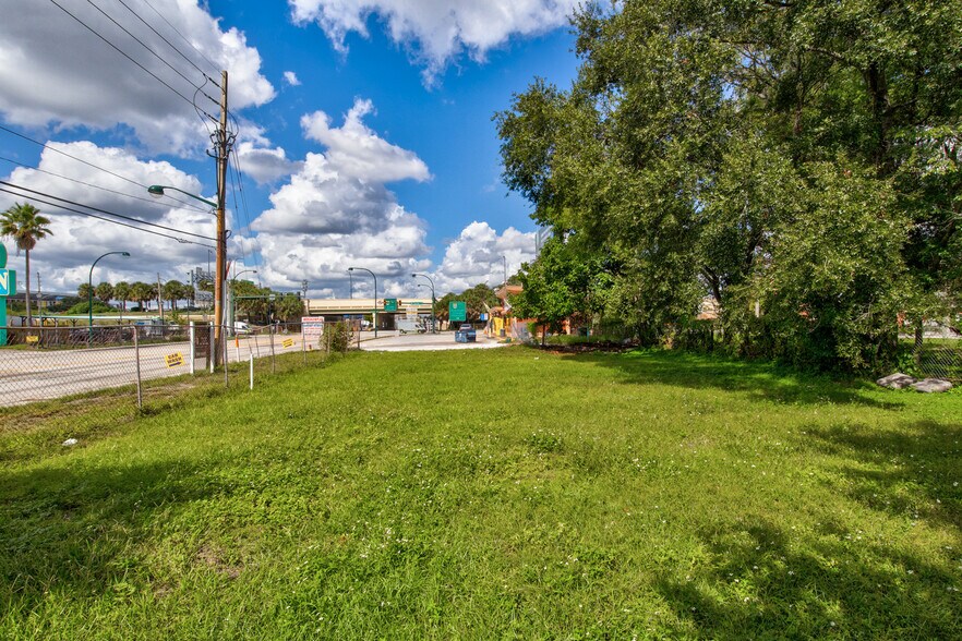 More Photos Of 707 S Orange Blossom Trl, Orlando Storefront For Sale