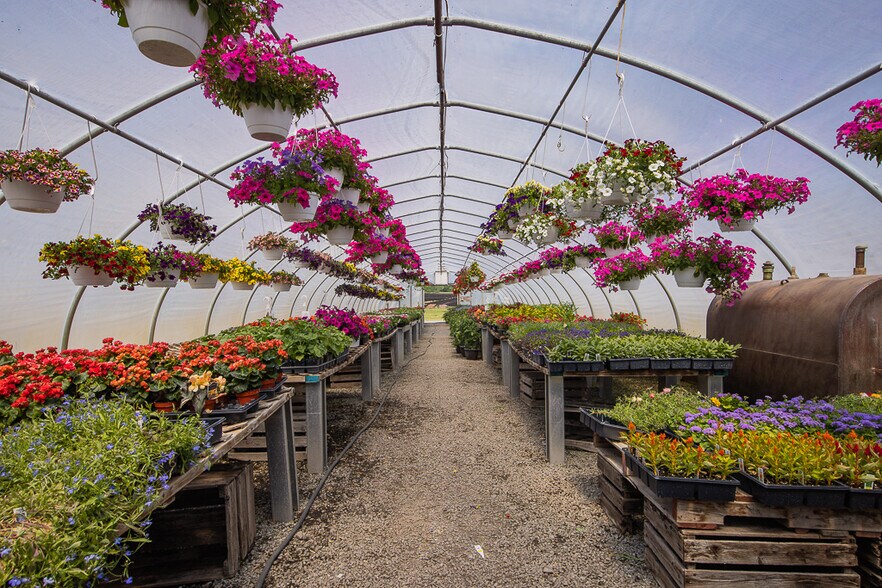 More Photos Of 73 Little York Rd, Warwick Garden Center For Sale