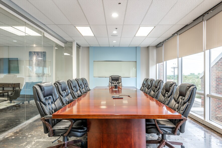 More Photos Of 9001-9003 Airport Fwy, North Richland Hills Office For Lease