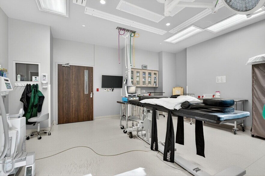 More Photos Of 13617 Caldwell Dr, Austin Medical For Sale