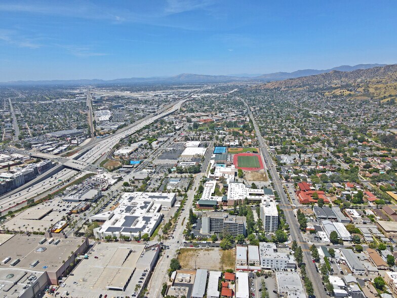 More Photos Of 425 E Magnolia Blvd, Burbank Apartments For Sale