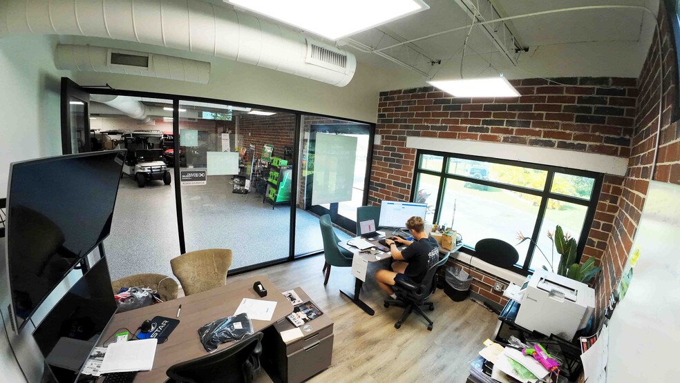 More Photos Of 3600 N 75th Ter, Pinellas Park Loft Creative Space For Lease