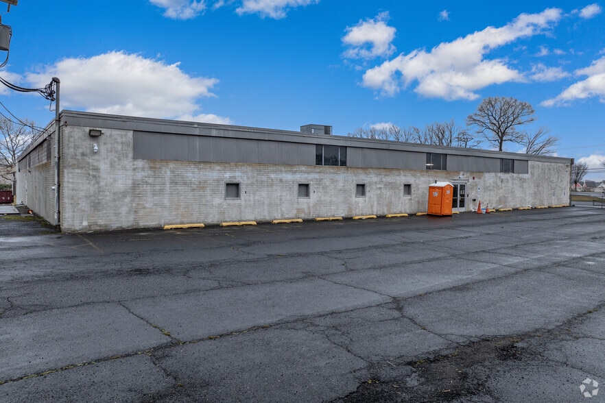 More Photos Of 371 Essex Rd, Tinton Falls Warehouse For Sale