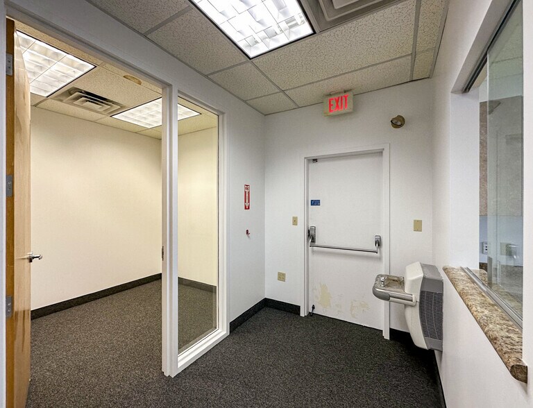 More Photos Of 352 Belmont St, Worcester Medical For Lease