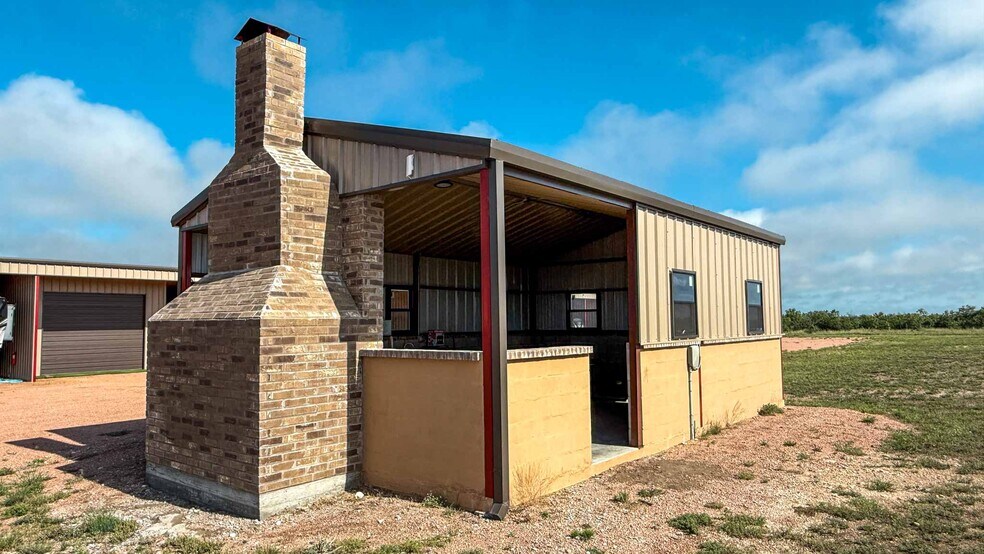 More Photos Of 1432 FM 1929, Voss Trailer Camper Park For Sale