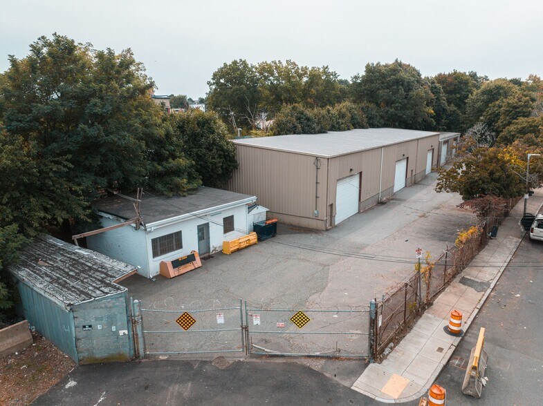 More Photos Of 167 Devon St, Boston Industrial For Lease
