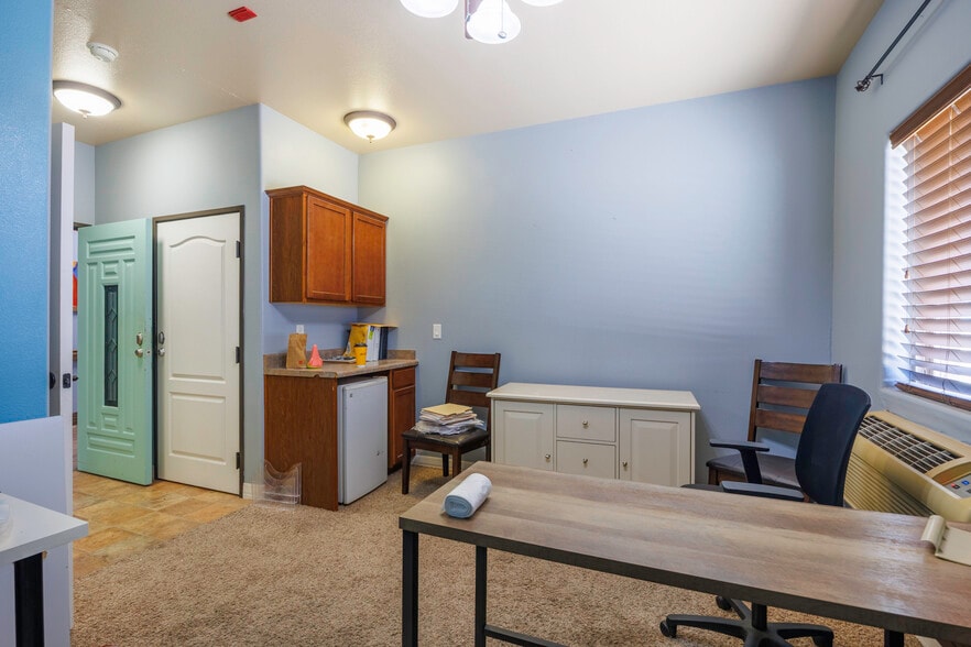 More Photos Of 16286 S Sunland Gin Rd, Arizona City Rehabilitation Center For Sale