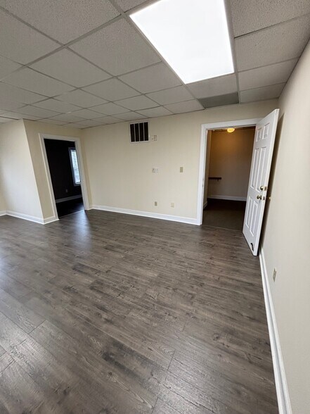 More Photos Of 1249 Mall Dr, North Chesterfield Medical For Lease