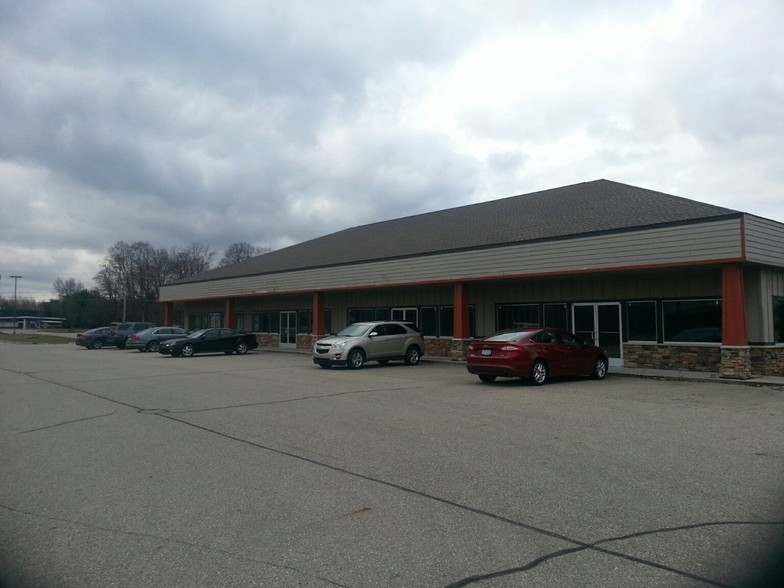 Primary Photo Of 1322 W State St, Belding Storefront Retail Office For Lease