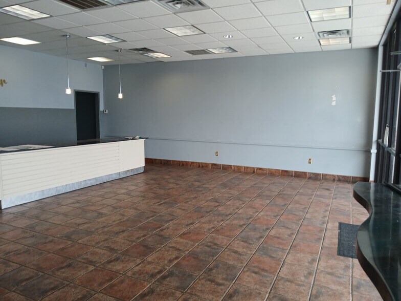 More Photos Of 5635 Main St, Zachary Freestanding For Lease