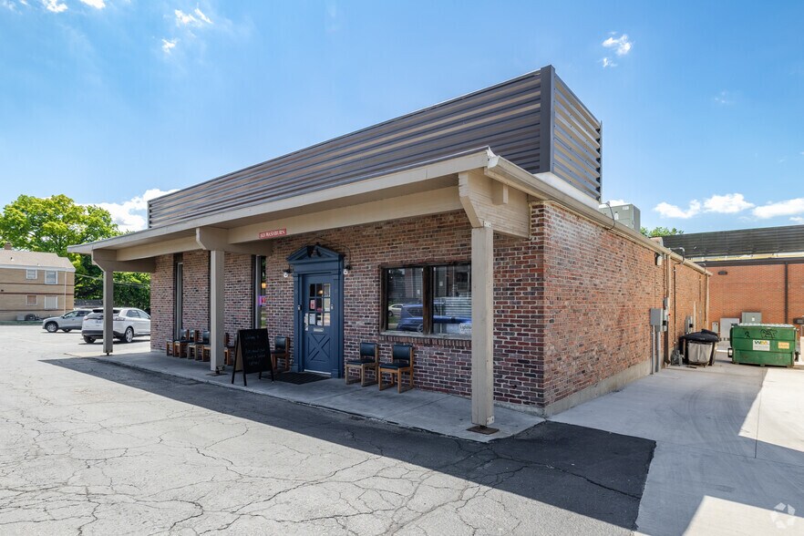 More Photos Of 1620-1620 SW Washburn Ave, Topeka General Retail For Sale