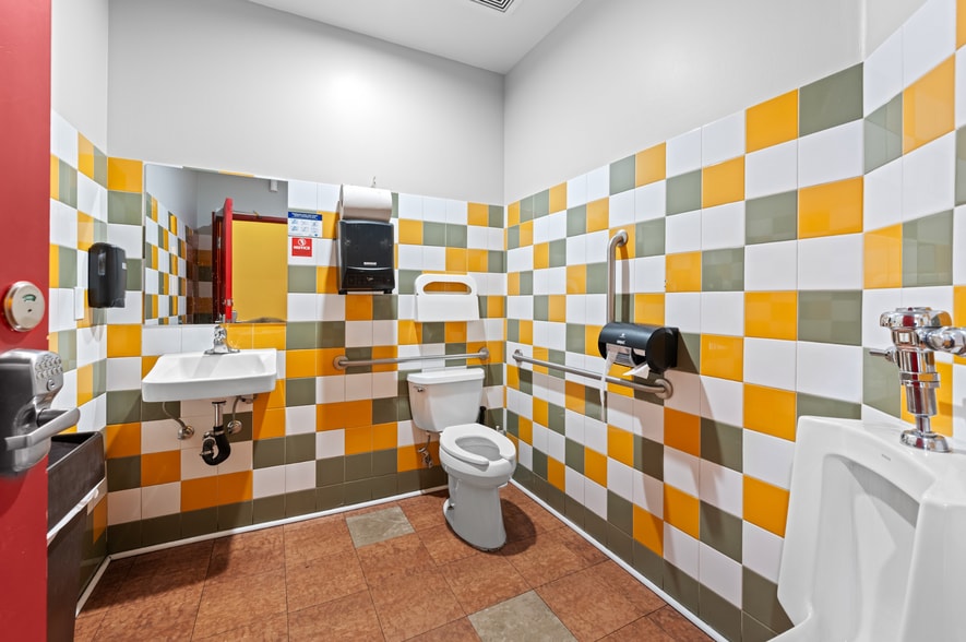 More Photos Of 770 S Wells Ave, Reno Restaurant For Lease