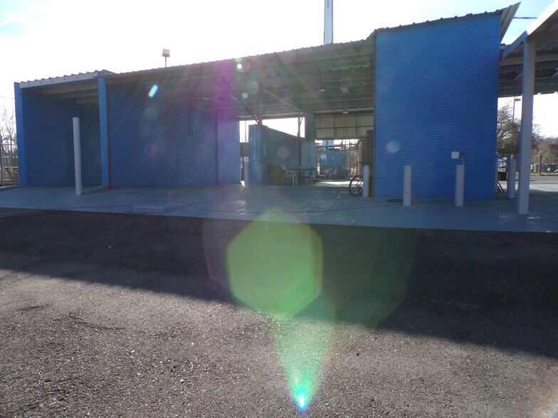 More Photos Of 714 N White Station Rd, Memphis Specialty For Sale