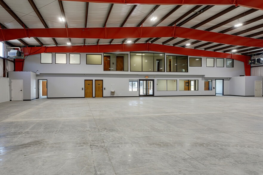 More Photos Of 95 Hunt Dr, Rossville Industrial For Lease