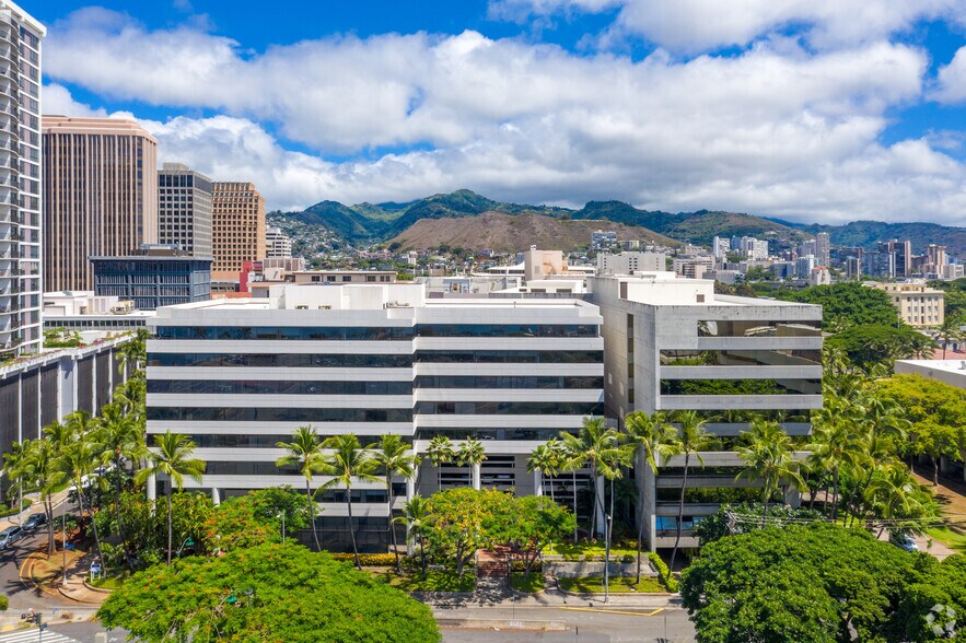 More Photos Of 707 Richards St, Honolulu Office For Sale