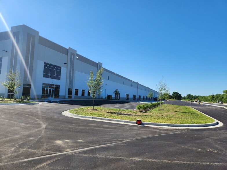 More Photos Of 9822 E 400 N, Brownsburg Distribution For Lease