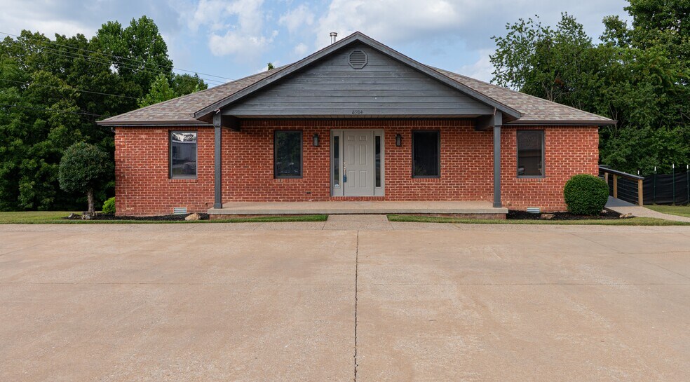 Primary Photo Of 8984 S Park Rd, Rogers Office For Lease
