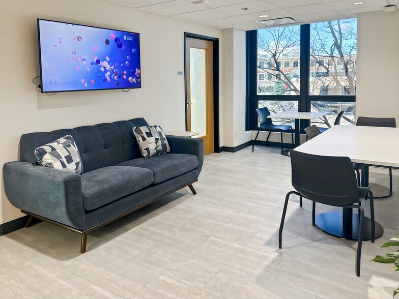 More Photos Of 17W240 22nd St, Oakbrook Terrace Coworking Space