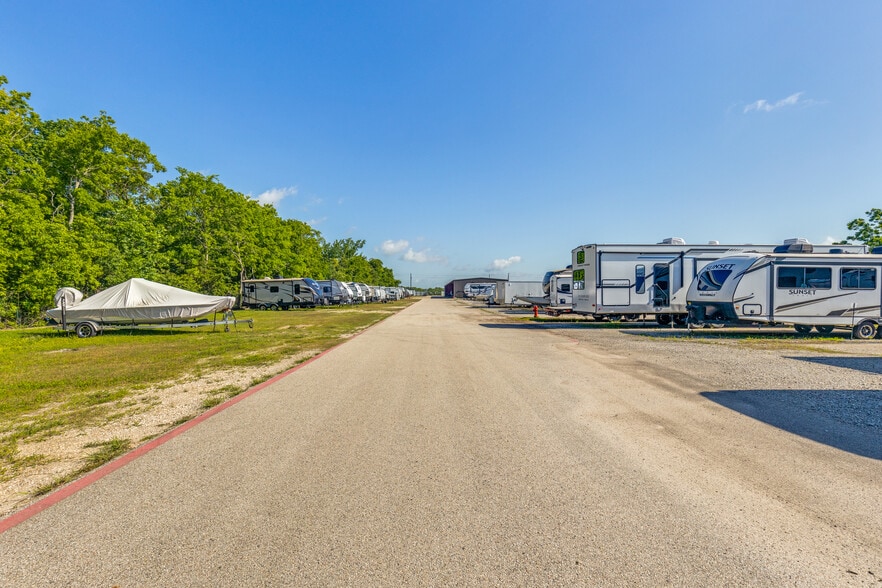More Photos Of 309 W Archer Rd, Baytown Self Storage For Sale
