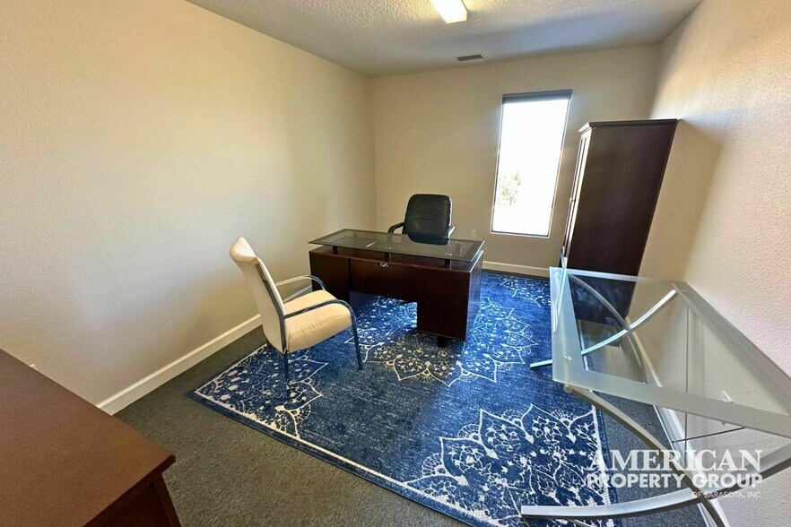 More Photos Of 7910 N Tamiami Trl, Sarasota Office For Sale