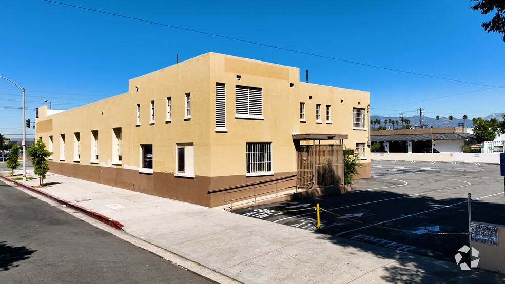 Primary Photo Of 3250 Glendale Blvd, Los Angeles Bank For Lease