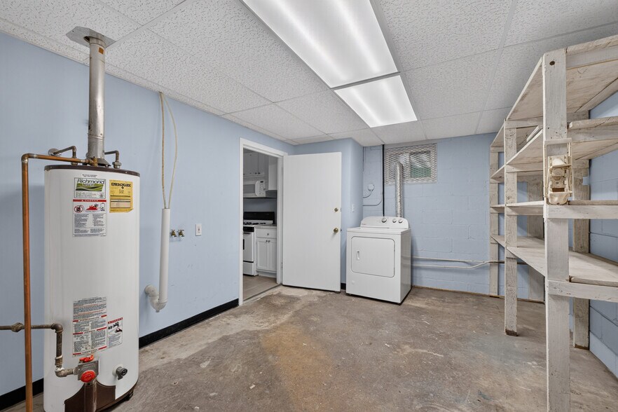 More Photos Of 10263 Lackland Rd, Overland Office For Lease