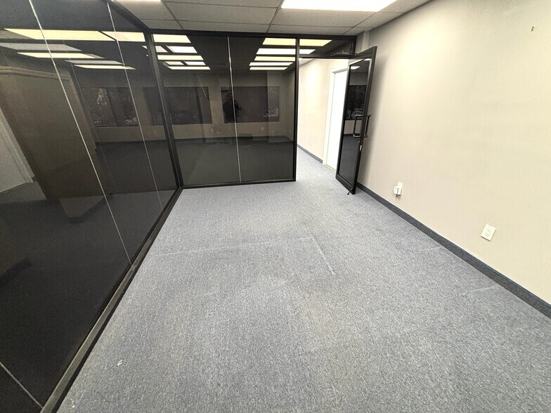 More Photos Of 72 Sharrott Ave, Staten Island Office For Lease
