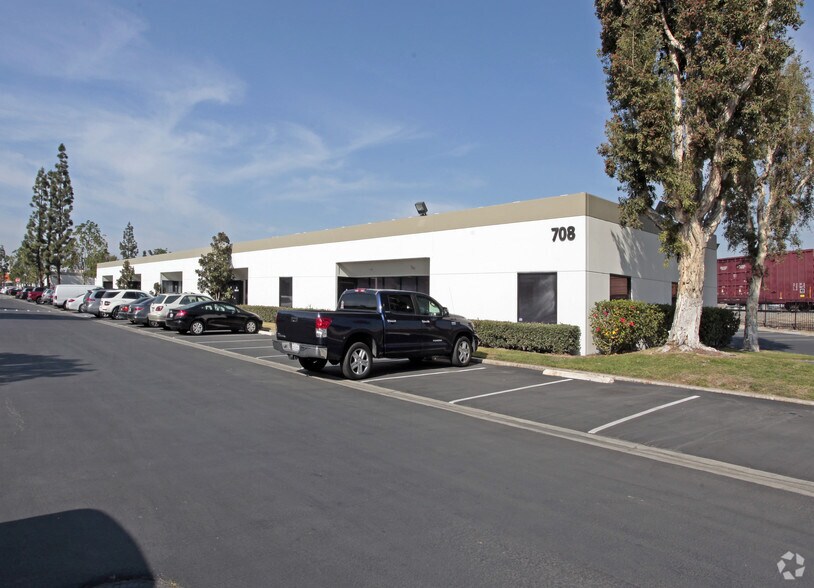 More Photos Of 2101 W Crescent Ave, Anaheim Unknown For Lease