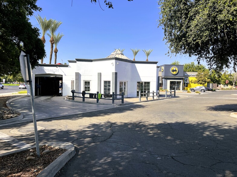 Primary Photo Of 1697 W Lacey Blvd, Hanford Carwash For Sale