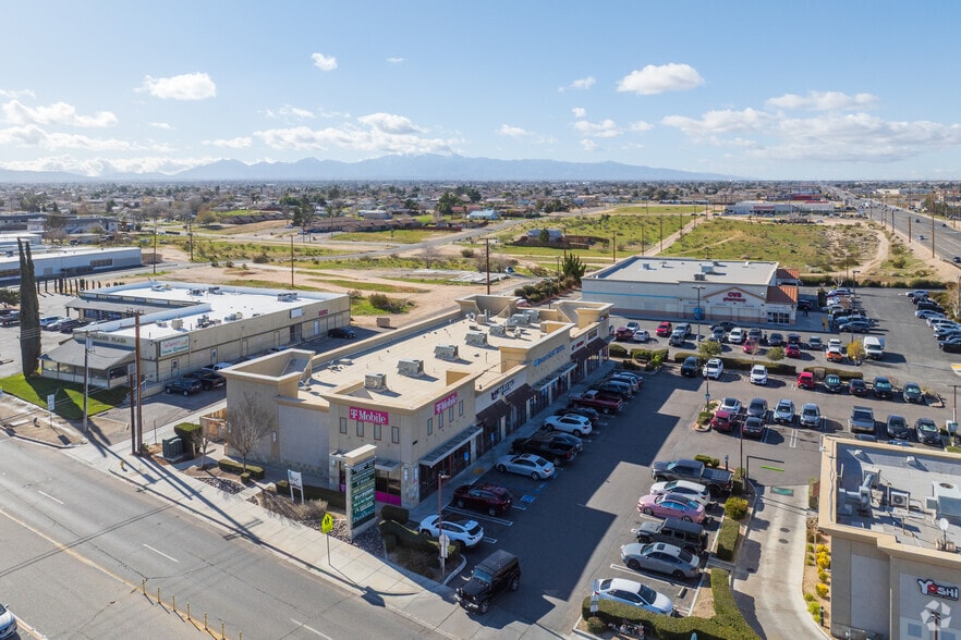 More Photos Of 17003 Bear Valley Rd, Hesperia Restaurant For Lease