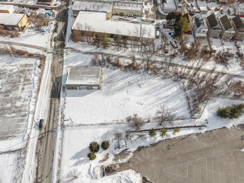 More Photos Of 440 Peek St, Schenectady Auto Repair For Sale