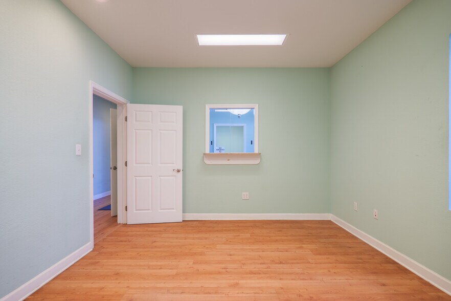 More Photos Of 450 W Highway 64, Lakeland Warehouse For Lease