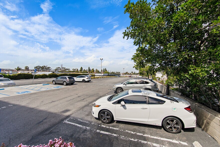 More Photos Of 4305 Torrance Blvd, Torrance Medical For Sale