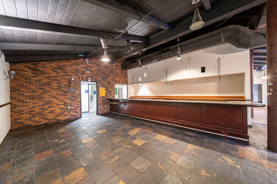 More Photos Of 13612 Newport Ave, Tustin Restaurant For Lease
