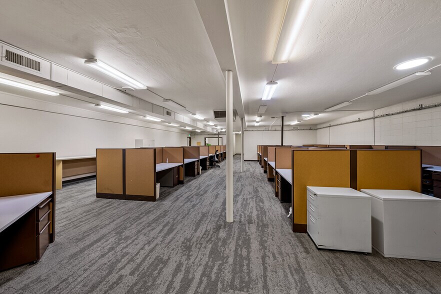 More Photos Of 209 N Pacific Hwy, Talent General Retail For Sale