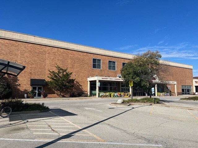 More Photos Of 100 Lincoln Sq, Urbana Unknown For Lease