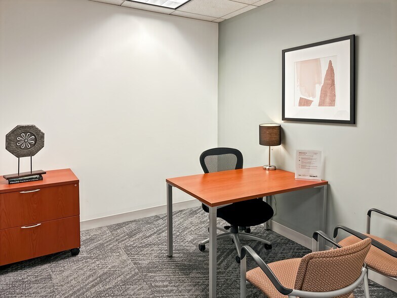 More Photos Of 6000 Fairview Rd, Charlotte Coworking Space