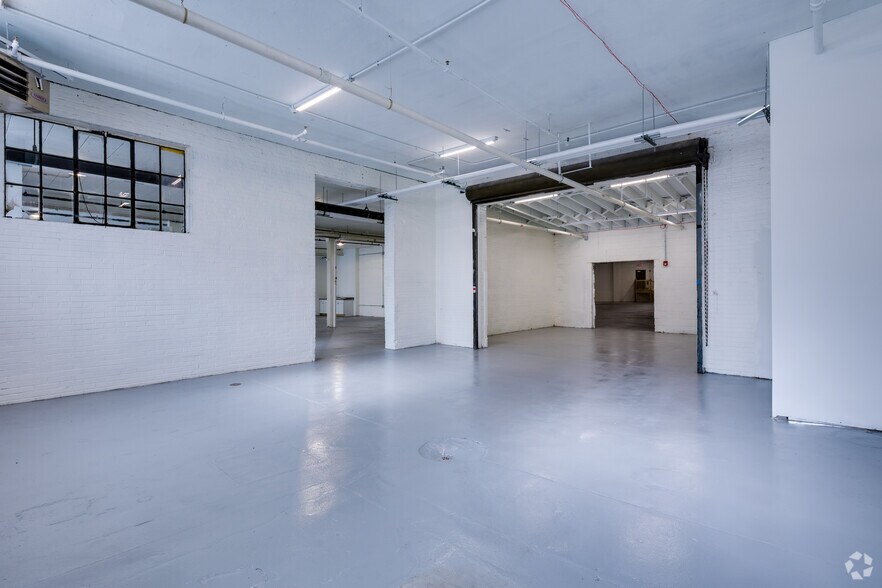 More Photos Of 9600 W Ogden Ave, La Grange Warehouse For Lease