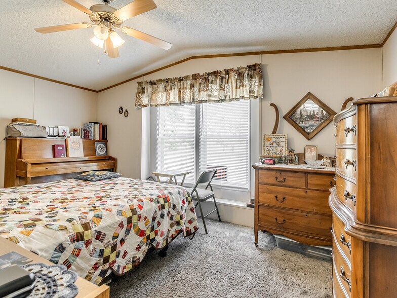 More Photos Of 20843 W Cookson Bend Rd, Cookson Hotel For Sale